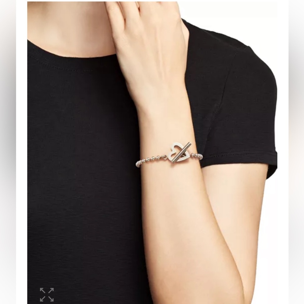 Gucci
Sterling Silver Toggle Heart bracelet